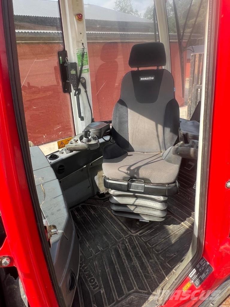 Komatsu 865 Transportoare