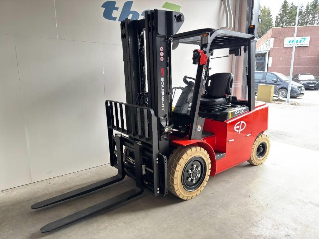EP EFL302X4 Stivuitor electric