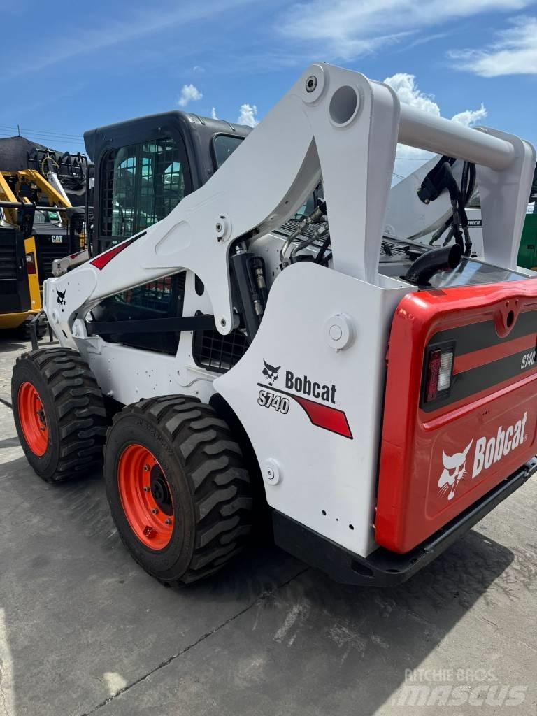 Bobcat S 740 Mini incarcator