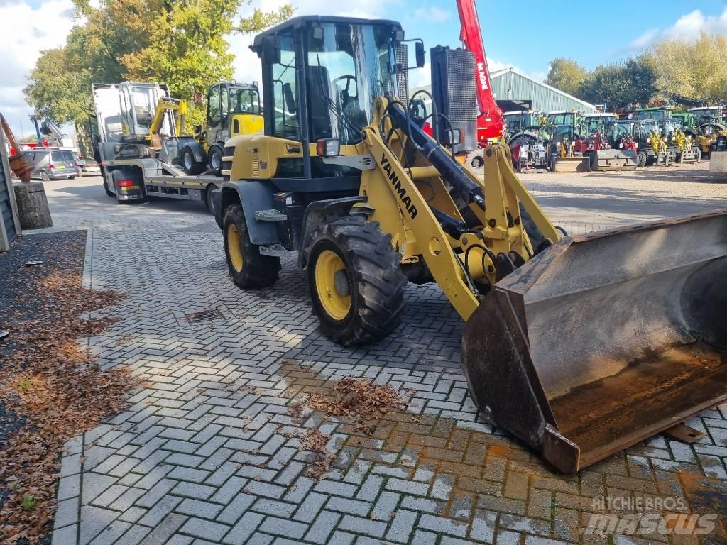 Yanmar V 120 Incarcator pe pneuri