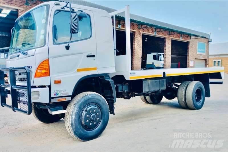 Hino 500 1322 4x4 Altele