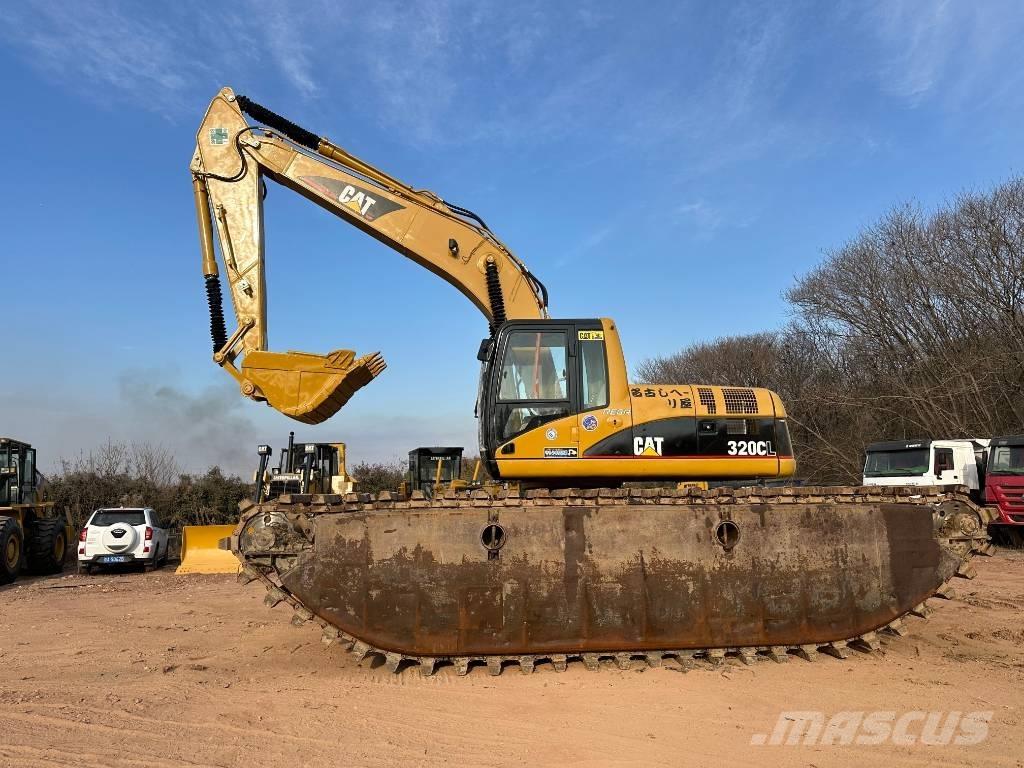 CAT 320CL Excavator amfibiu