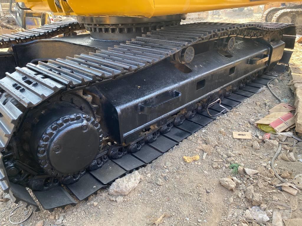 Komatsu PC240-7 Excavatoare pe șenile
