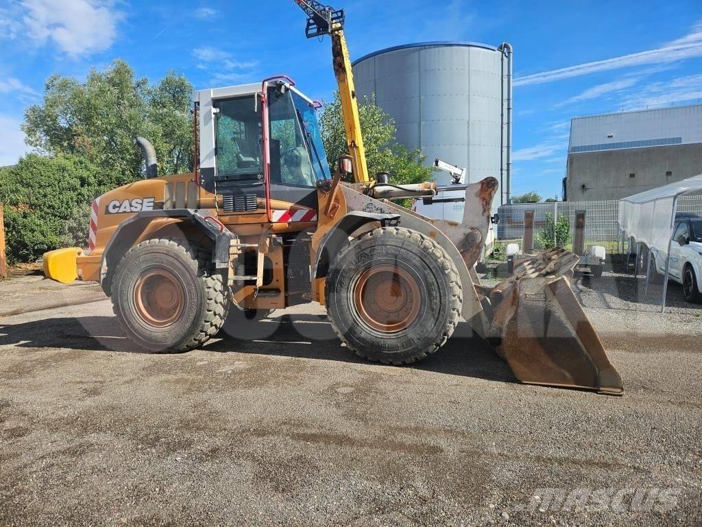 CASE 621 D Incarcator pe pneuri
