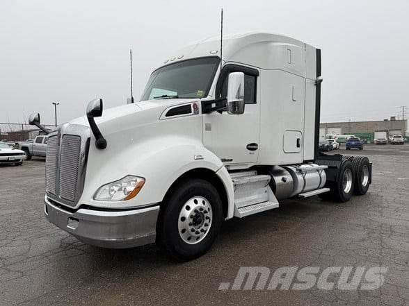 Kenworth T680 Autotractoare