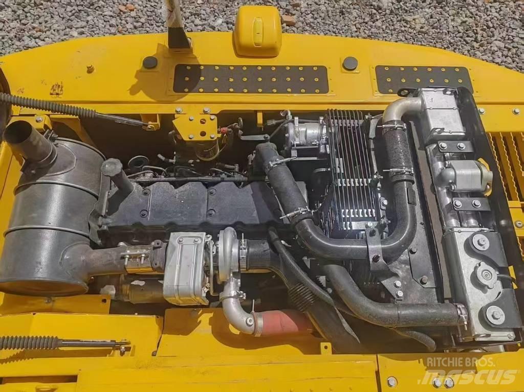 Komatsu 200-8 Excavatoare pe șenile
