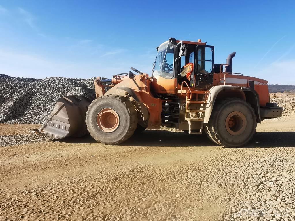 Doosan DL 400 Incarcator pe pneuri