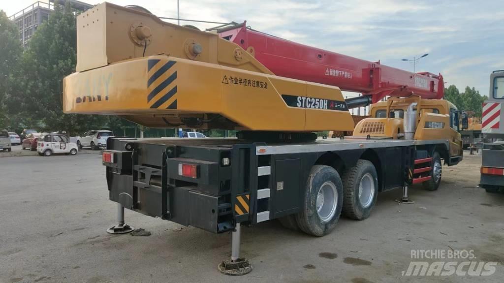 Sany STC250S Dispozitive de ridicare şi lifturi pentru materiale