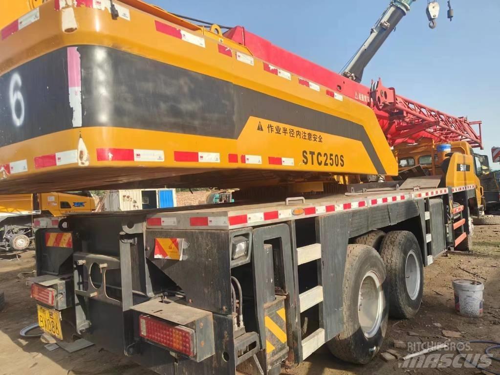 Sany STC250S Dispozitive de ridicare şi lifturi pentru materiale