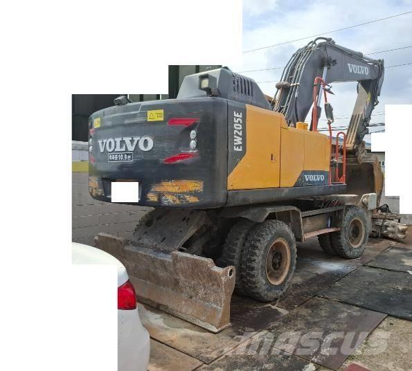 Volvo EW 205E Excavatoare cu roti