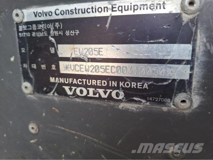 Volvo EW 205E Excavatoare cu roti