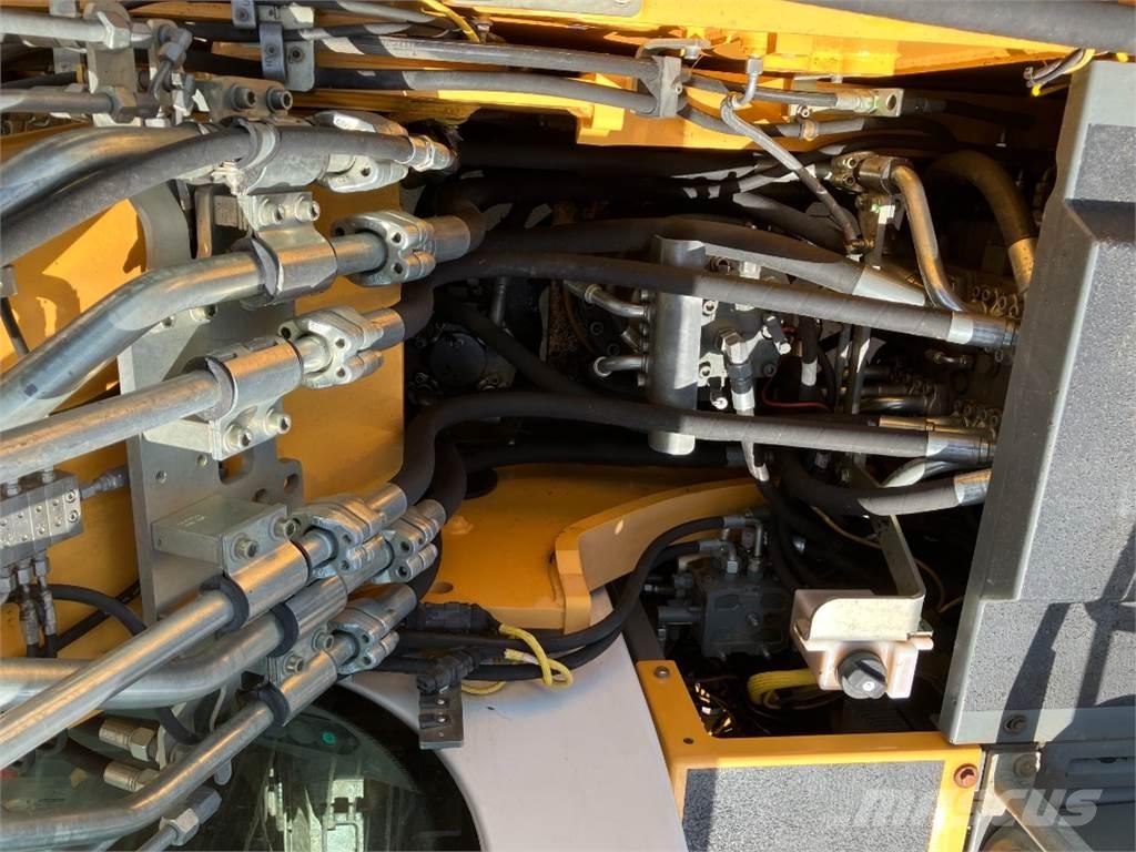 Liebherr R926 Excavatoare pe șenile
