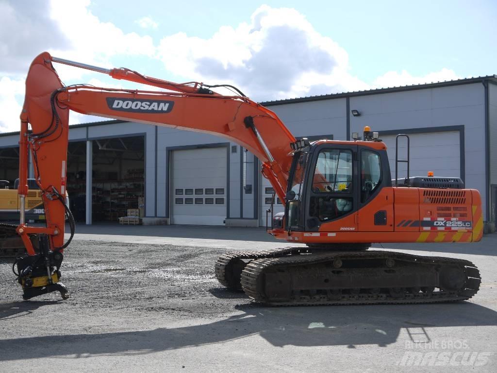 Doosan DX 225 LC-3 Excavatoare pe șenile
