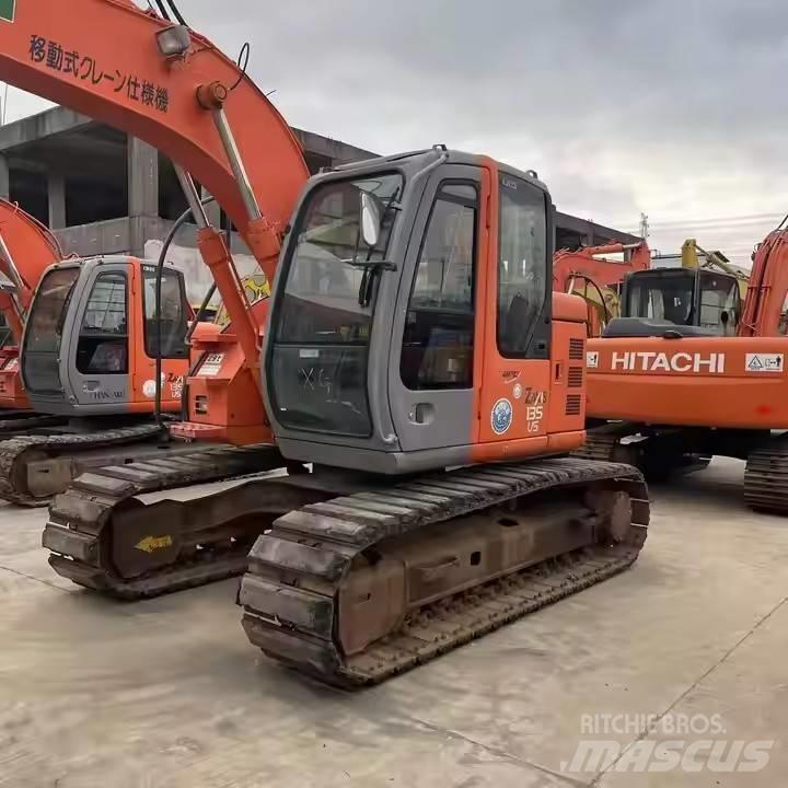 Hitachi ZX135US Excavatoare pe șenile
