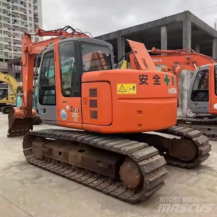 Hitachi ZX135US Excavatoare pe șenile
