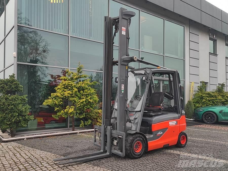 Linde E30L-01 Stivuitor electric