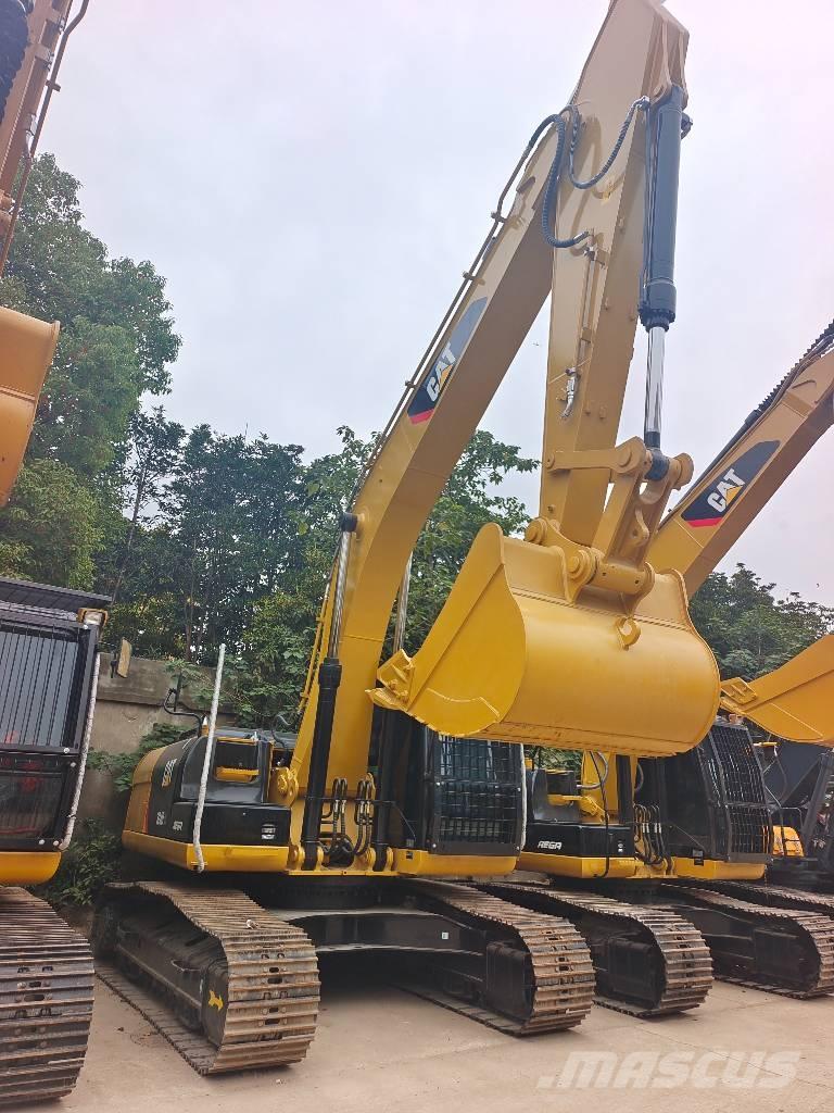 CAT 324 D Excavatoare pe șenile
