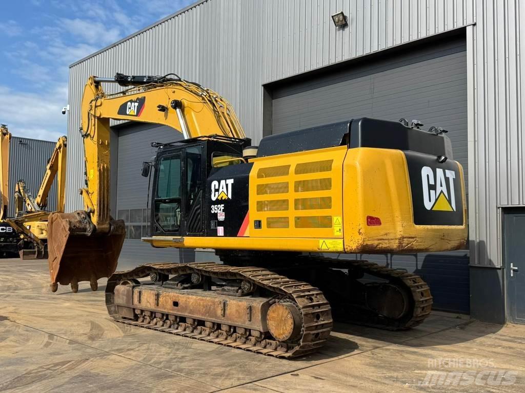 CAT 352F Excavatoare speciale