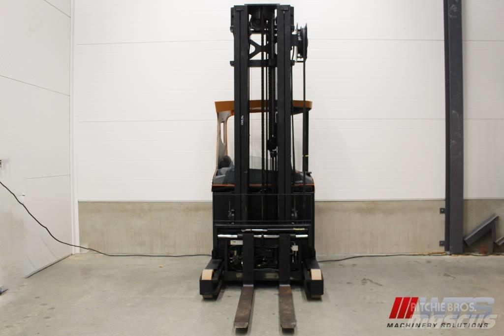 BT RR E 160 Stivuitor cu catarg retractabil