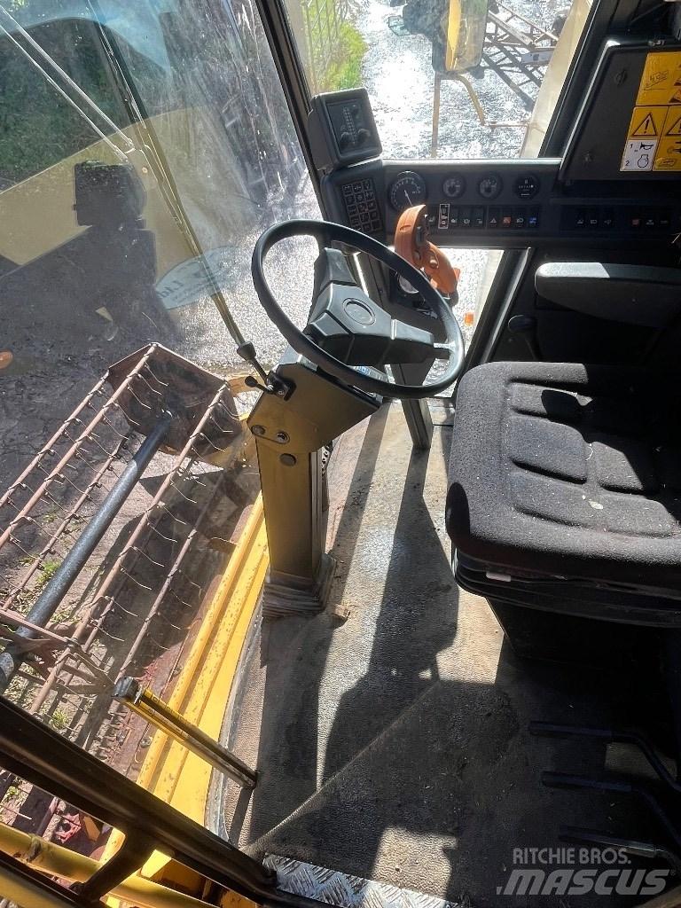 New Holland TC 56 H Combine de secerat