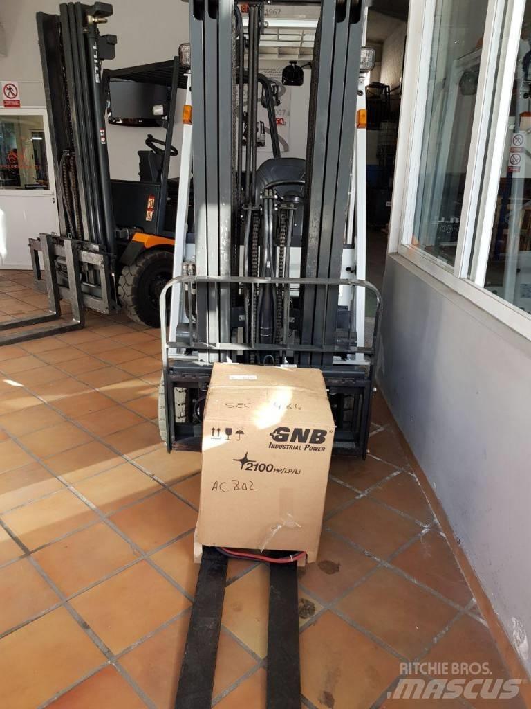 Nissan AG1N1L16Q Stivuitor electric