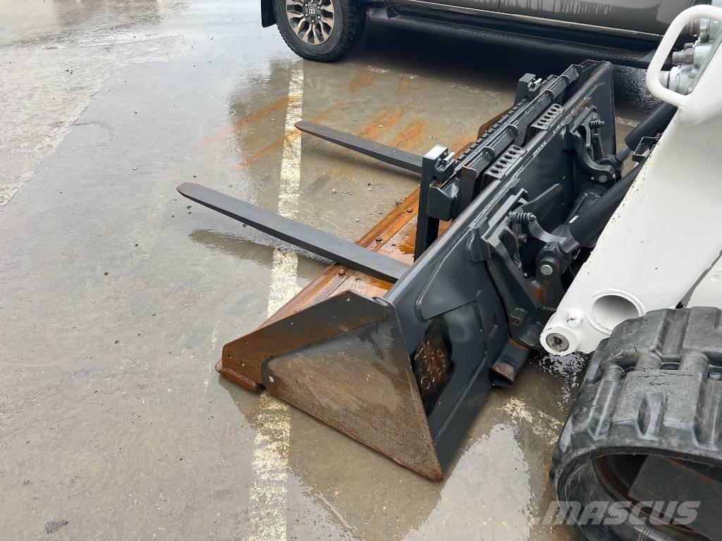 Bobcat T 76 Încarcatoare cu excavator