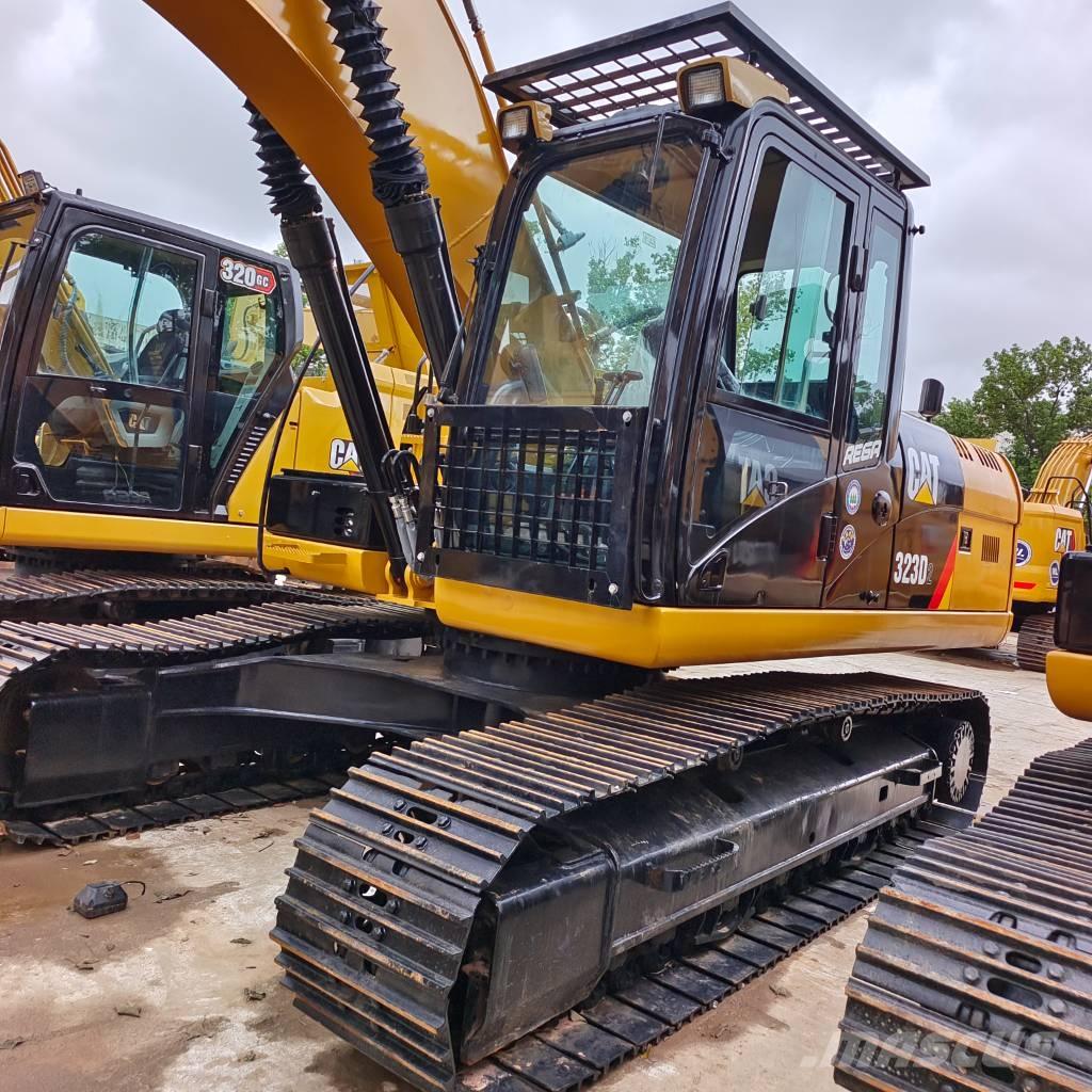 CAT 323 D Excavatoare pe șenile
