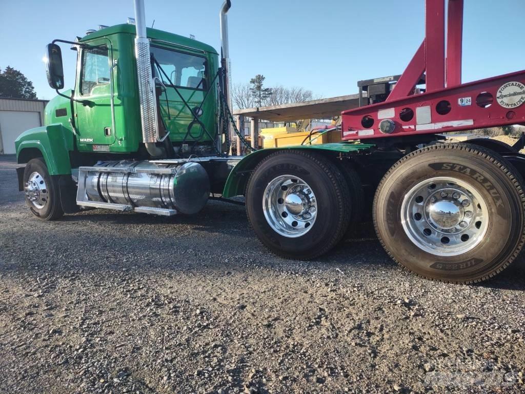 Mack CHU 613 Autotractoare