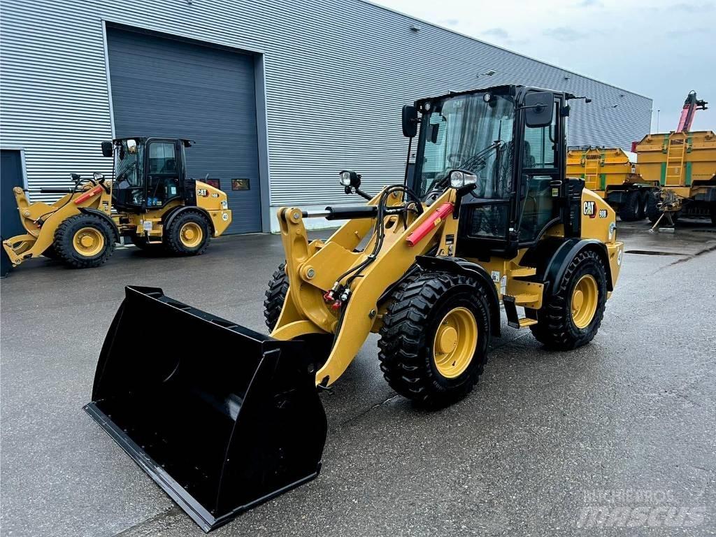 CAT 908 Incarcator pe pneuri