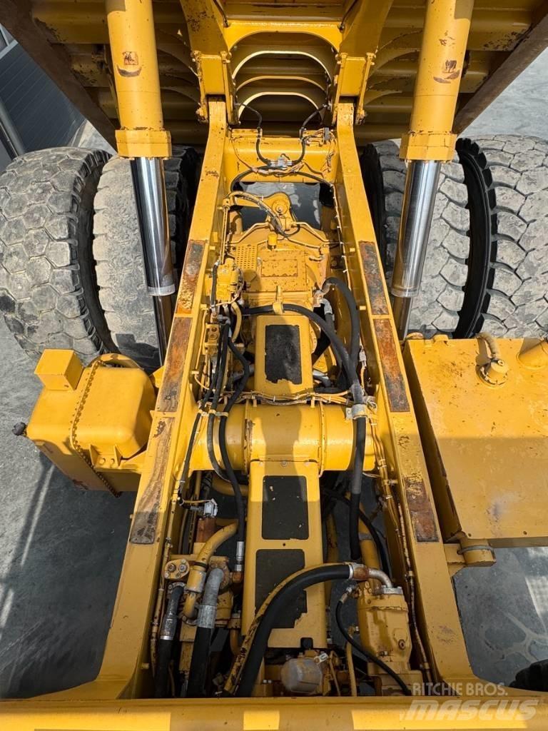CAT 775 E Camioane cu basculante rigide