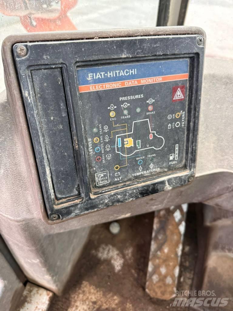 Fiat-Hitachi FR 100 Incarcator pe pneuri