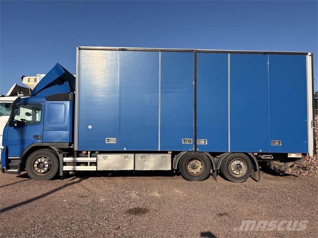 Volvo FM330 6x2 Autocamioane