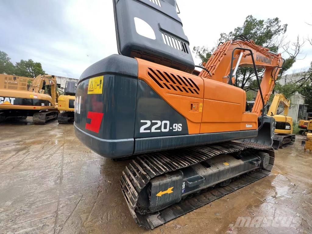 Hyundai 220 LC-9 Excavatoare pe șenile
