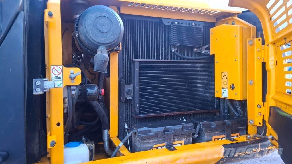 JCB JS190LC T4 Excavatoare pe șenile
