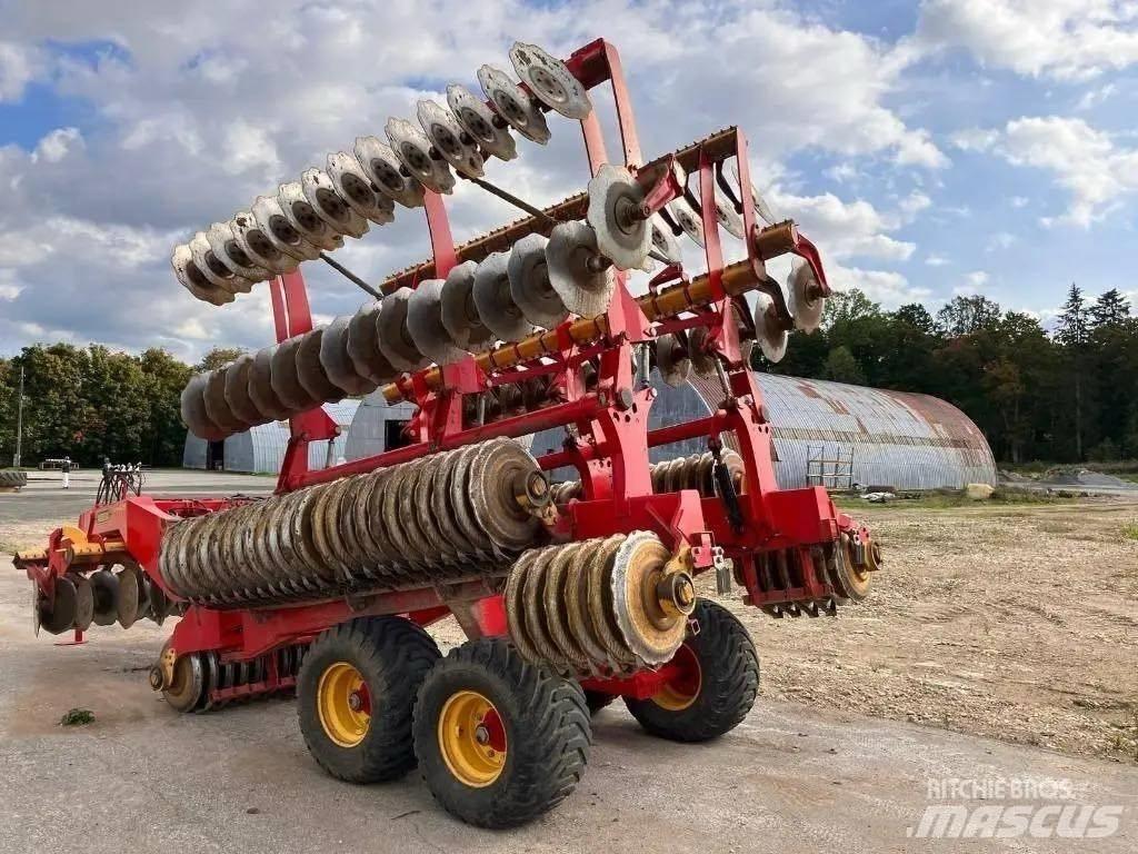 Väderstad Carrier820 Grape cu disc