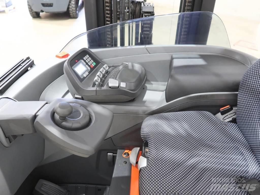 BT RRE160H Stivuitor cu catarg retractabil