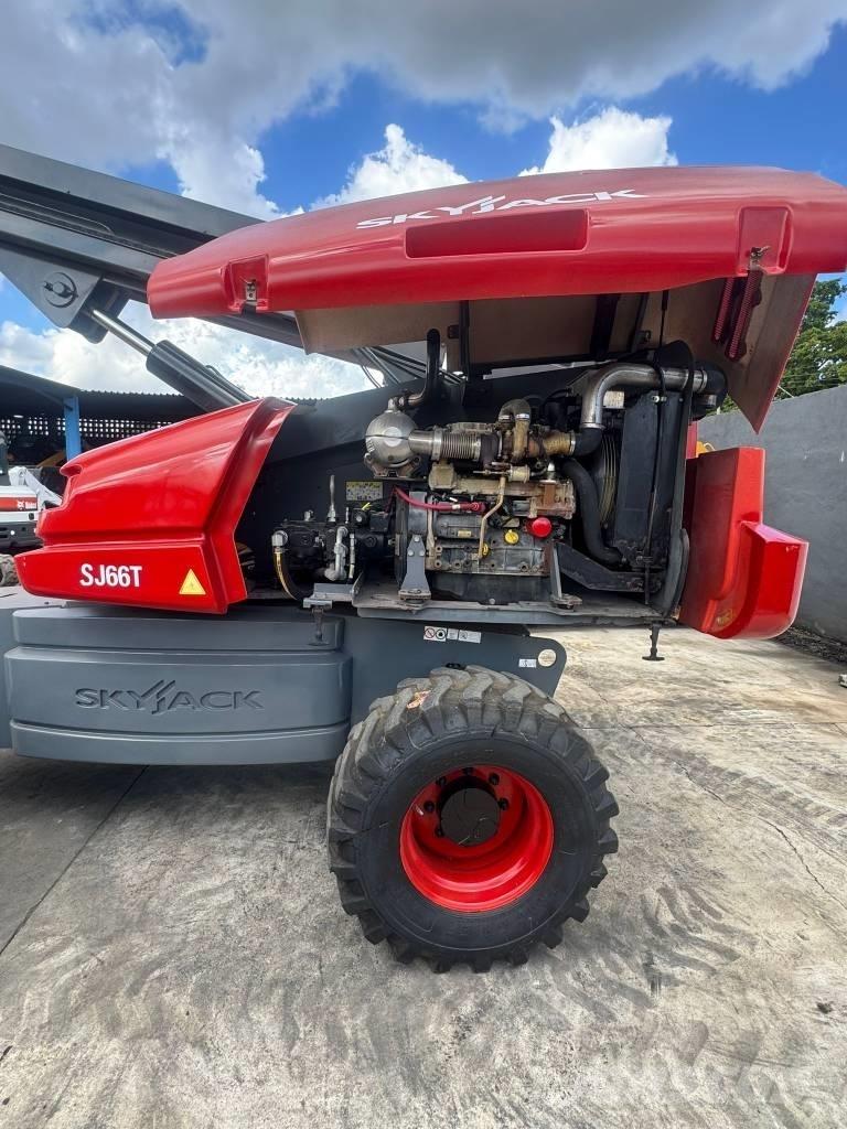 SkyJack SJ 66 T Nacele cu brat articulat
