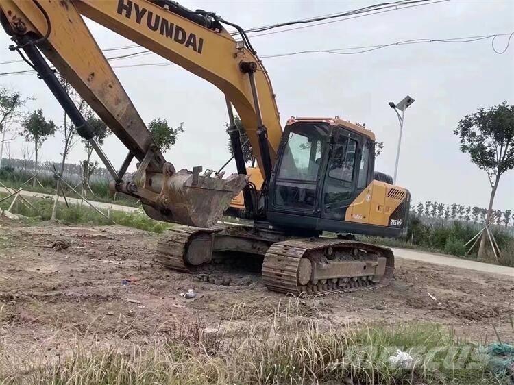 Hyundai R225LVS Excavatoare cu roti