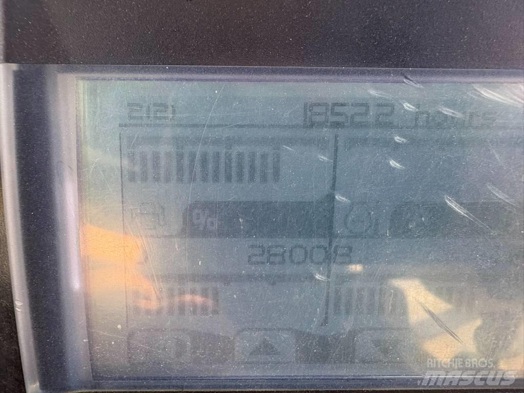 CAT CB 24 B Cilindri compactori dubli