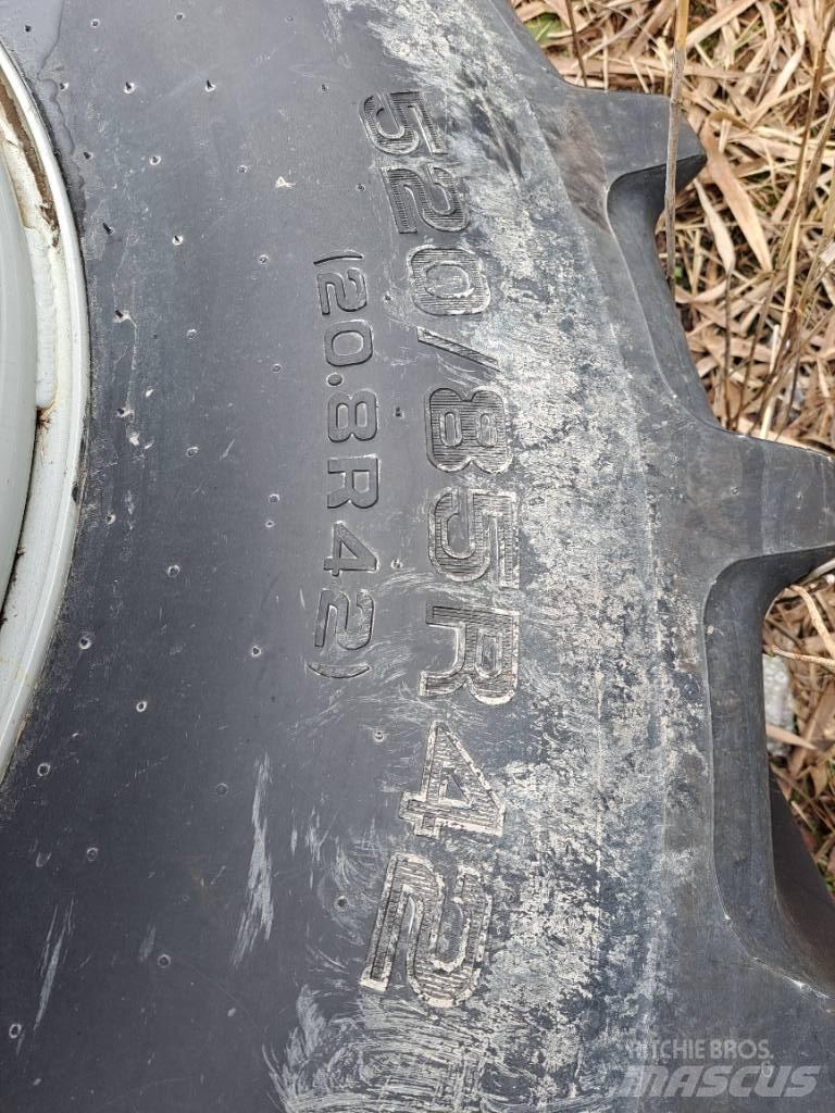  Paripyörät 520/85R42 Roti