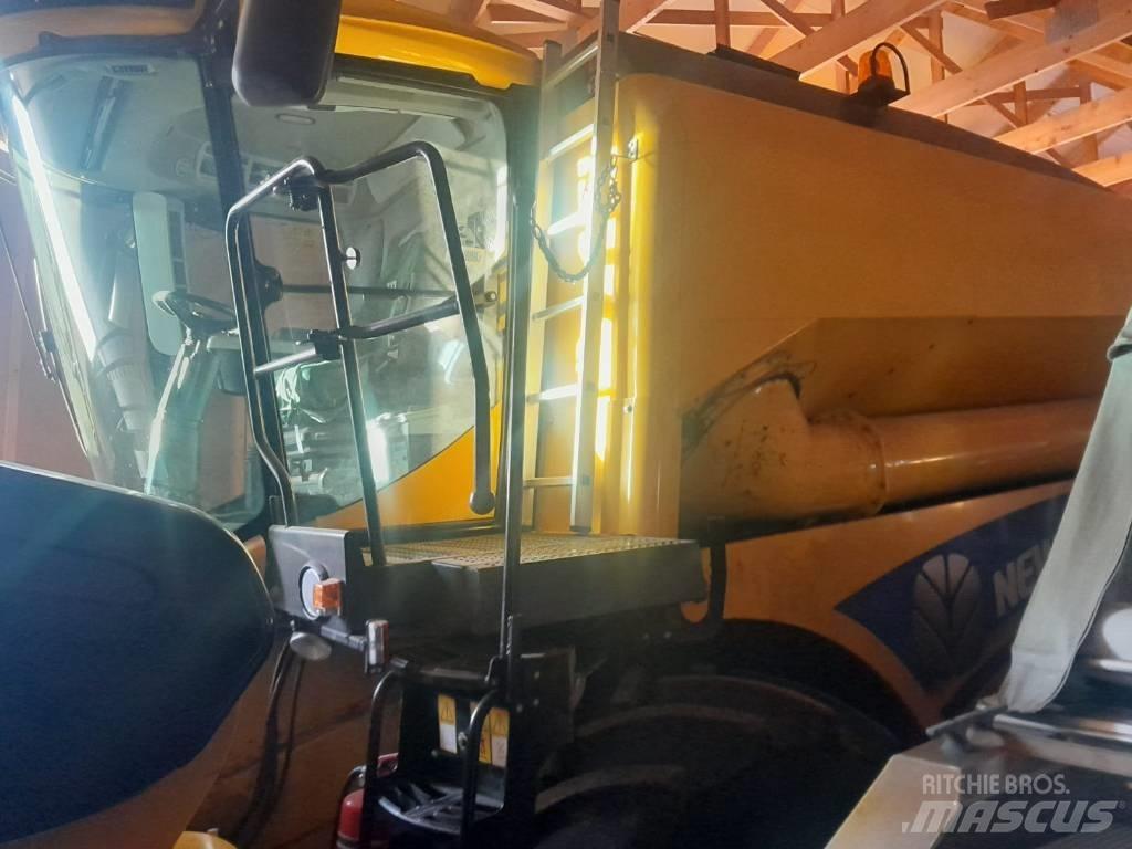 New Holland TC 4.90 Combine de secerat