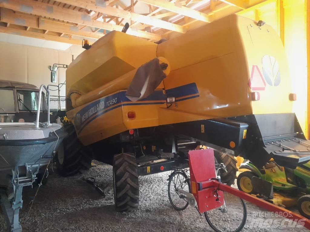 New Holland TC 4.90 Combine de secerat