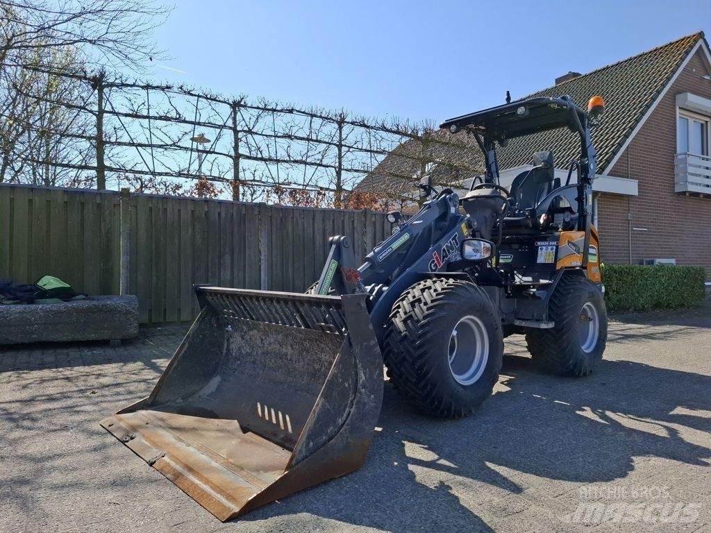 GiANT G2500 Încarcatoare frontale