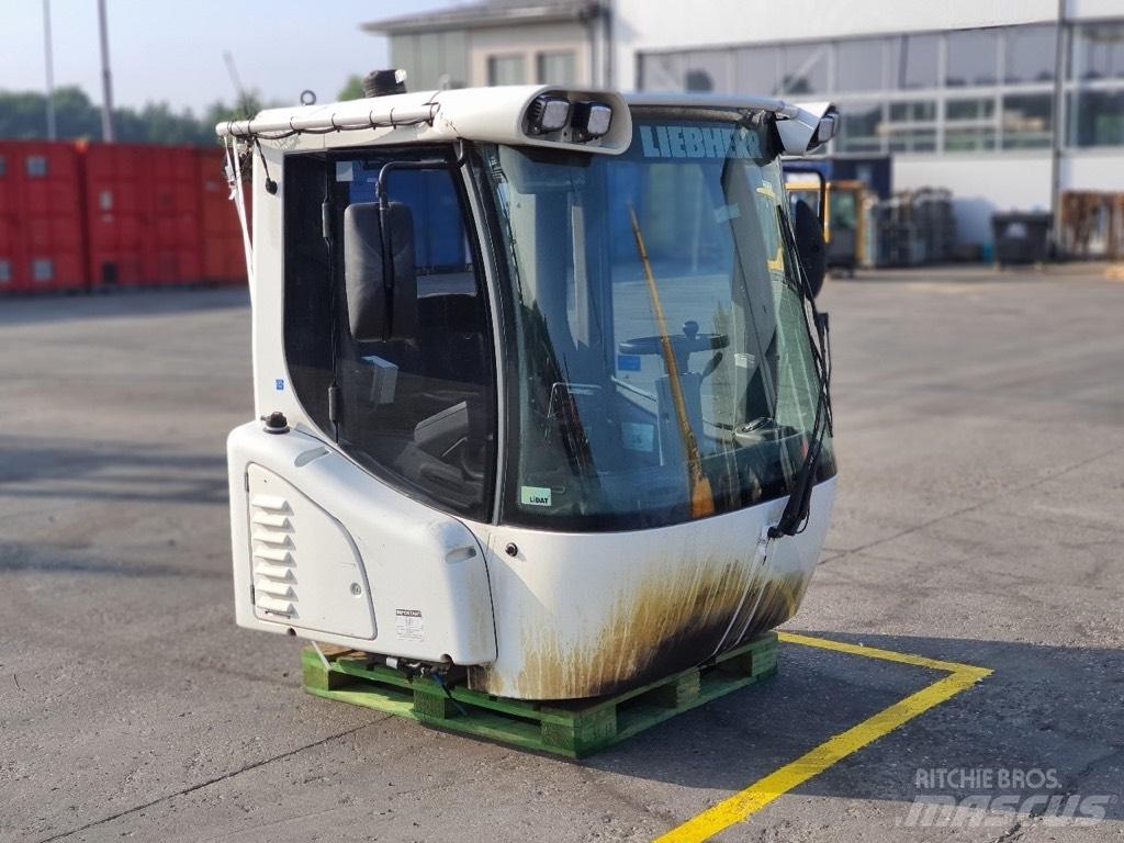 Liebherr L 550 CAB Cabine si interior