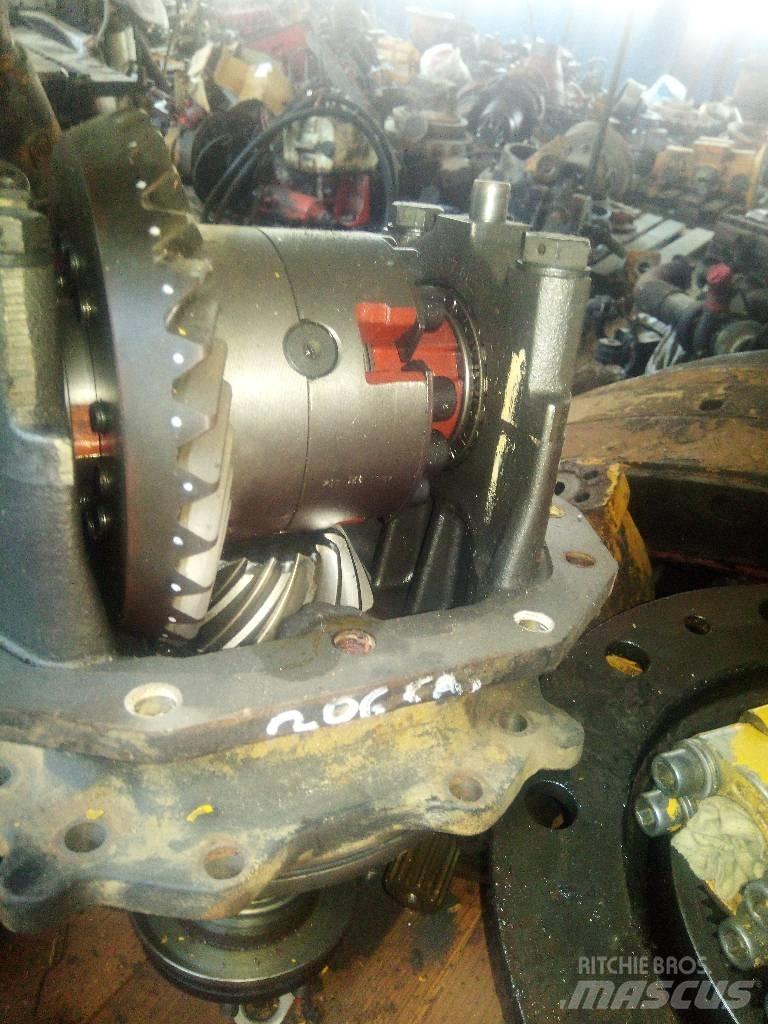 CAT 206 B Axe