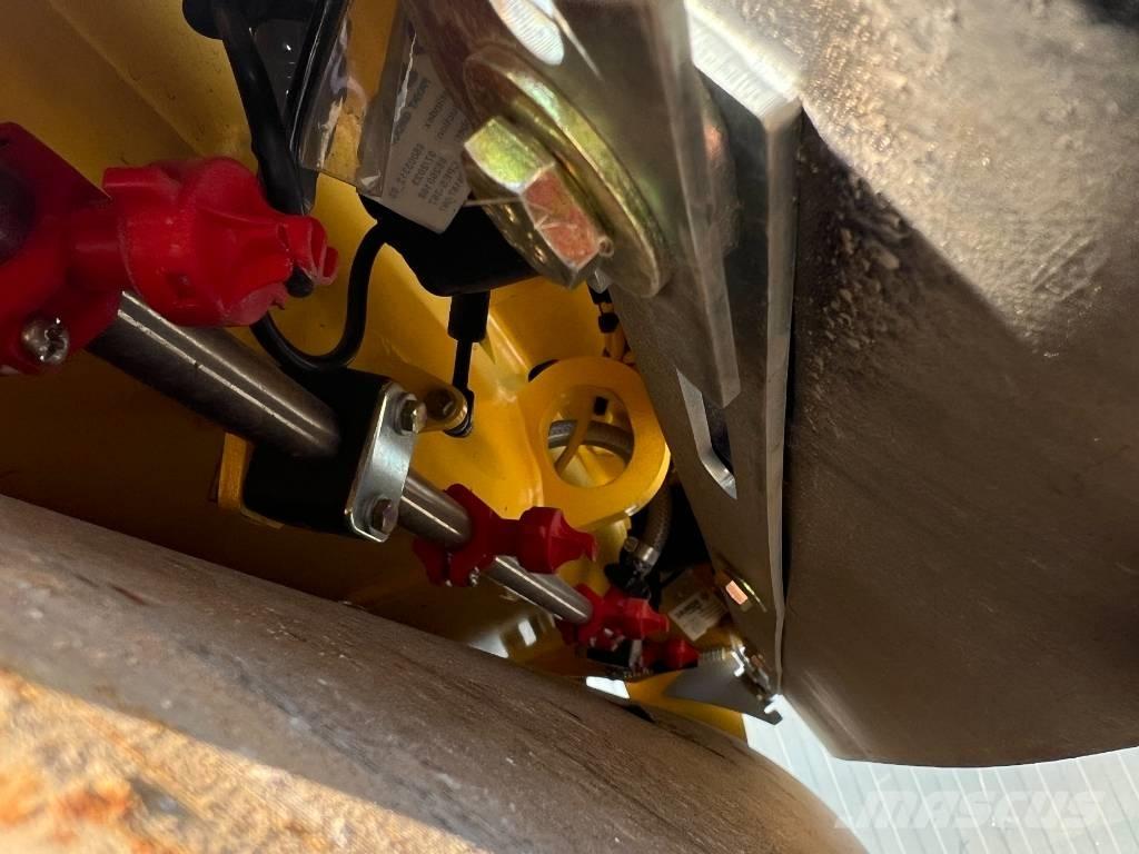 Bomag BW100 AD-5 Cilindri compactori dubli