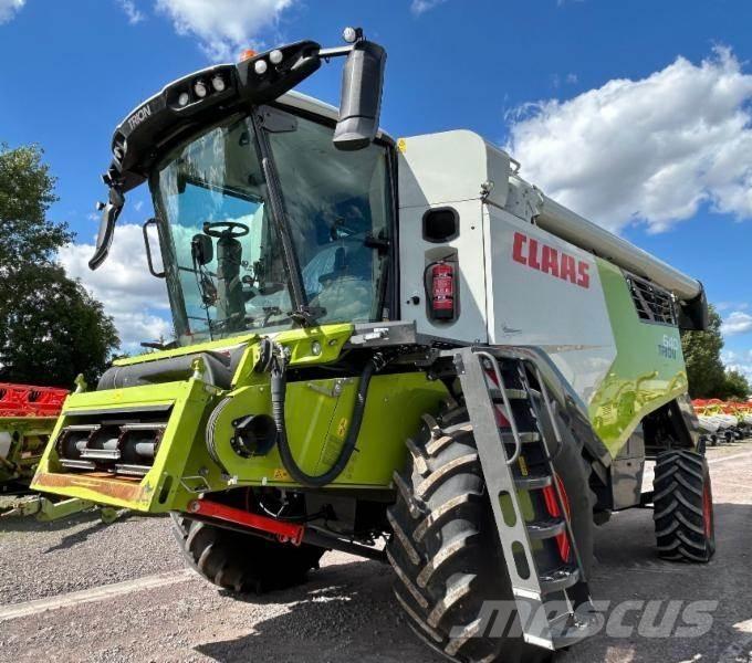 CLAAS TRION 640 Combine de secerat