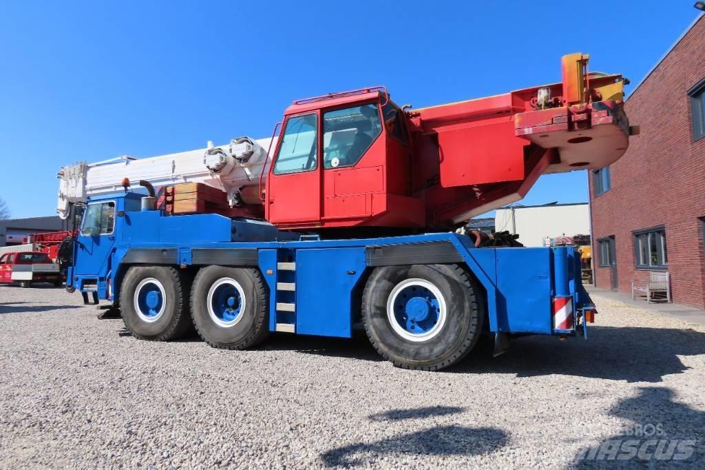 Liebherr LTM 1050-1 Macara pentru orice teren