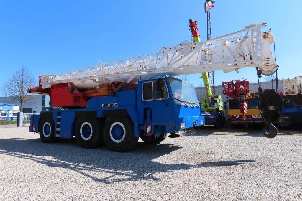Liebherr LTM 1050-1 Macara pentru orice teren