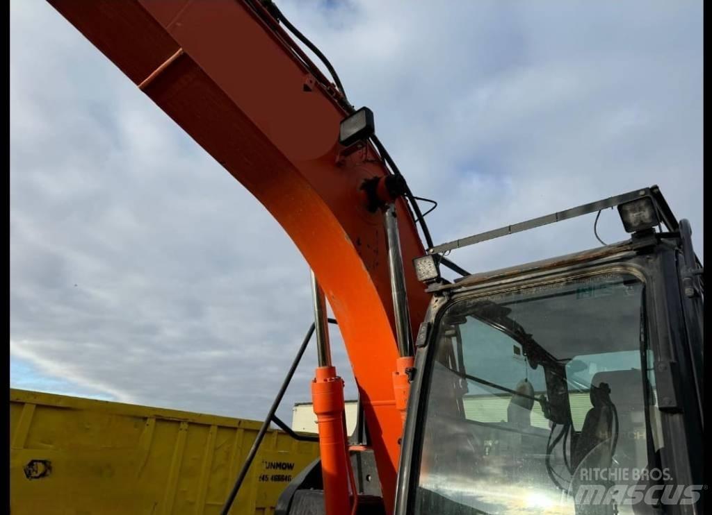 Hitachi 130 LCN Excavatoare pe șenile
